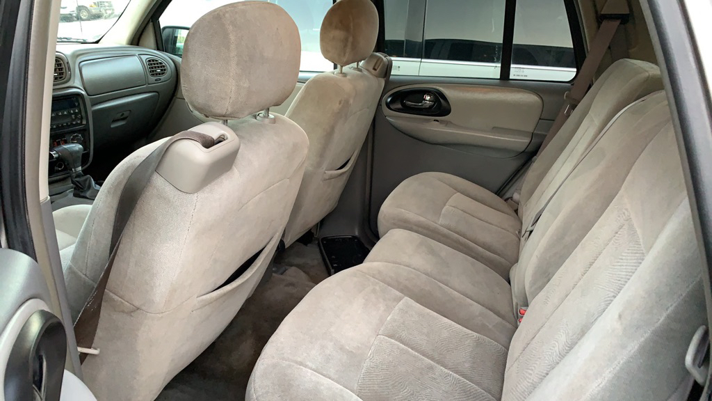 Photo 7 of this CHEVROLET TRAILBLAZER