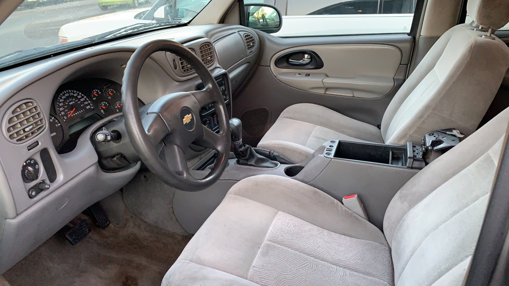 Photo 8 of this CHEVROLET TRAILBLAZER