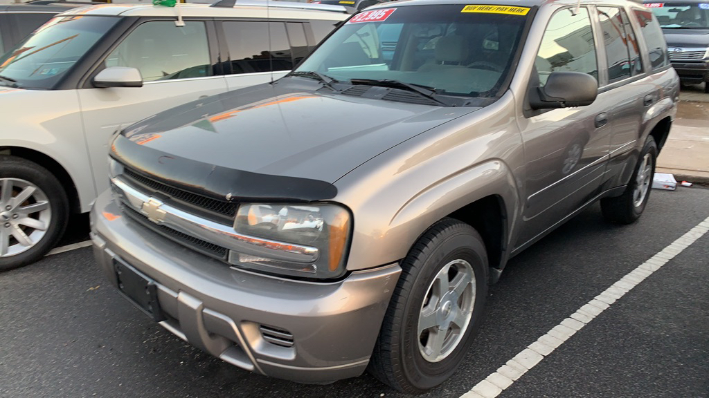 Photo 9 of this CHEVROLET TRAILBLAZER