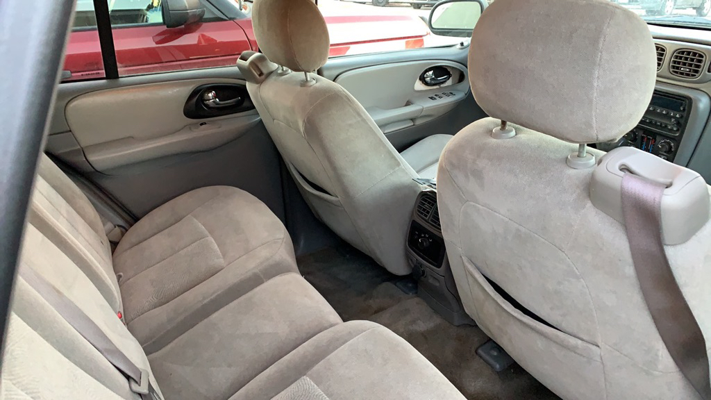Photo 5 of this CHEVROLET TRAILBLAZER