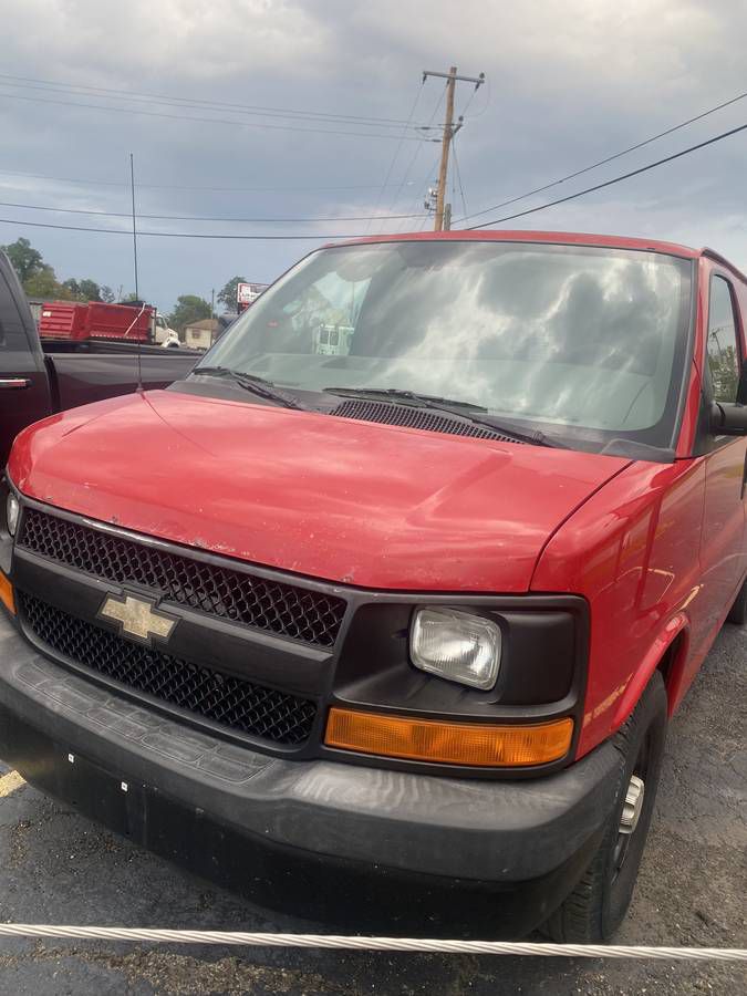 Photo 3 of this CHEVROLET EXPRESS G3500