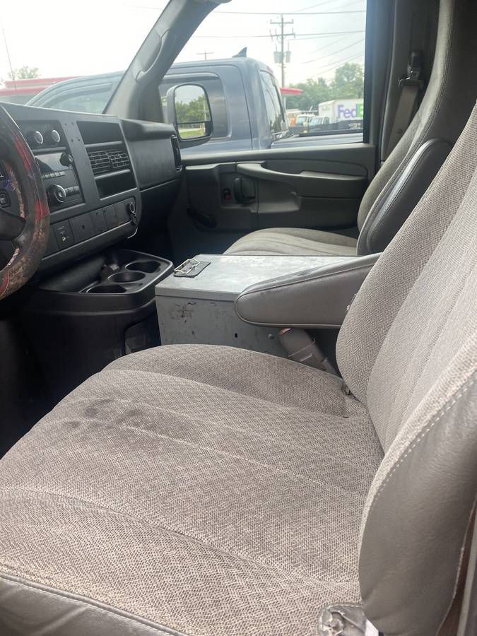 Photo 8 of this CHEVROLET EXPRESS G3500