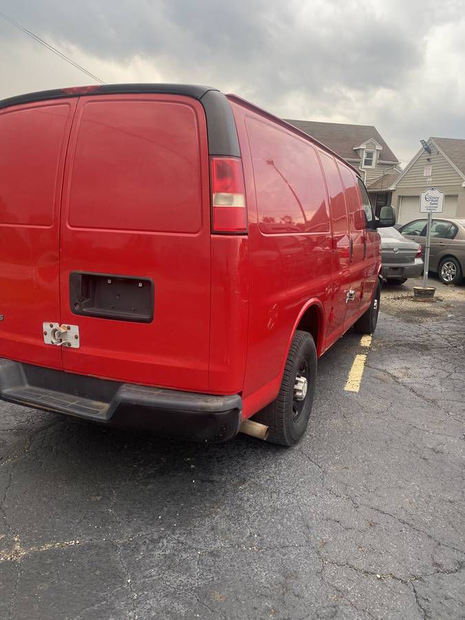 Photo 6 of this CHEVROLET EXPRESS G3500