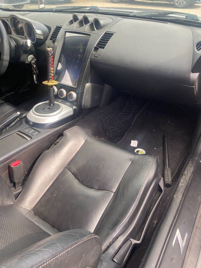 Photo 7 of this NISSAN 350Z