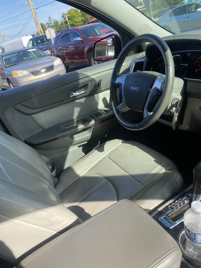 Photo 9 of this GMC ACADIA
