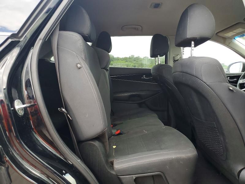 Photo 9 of this KIA SORENTO