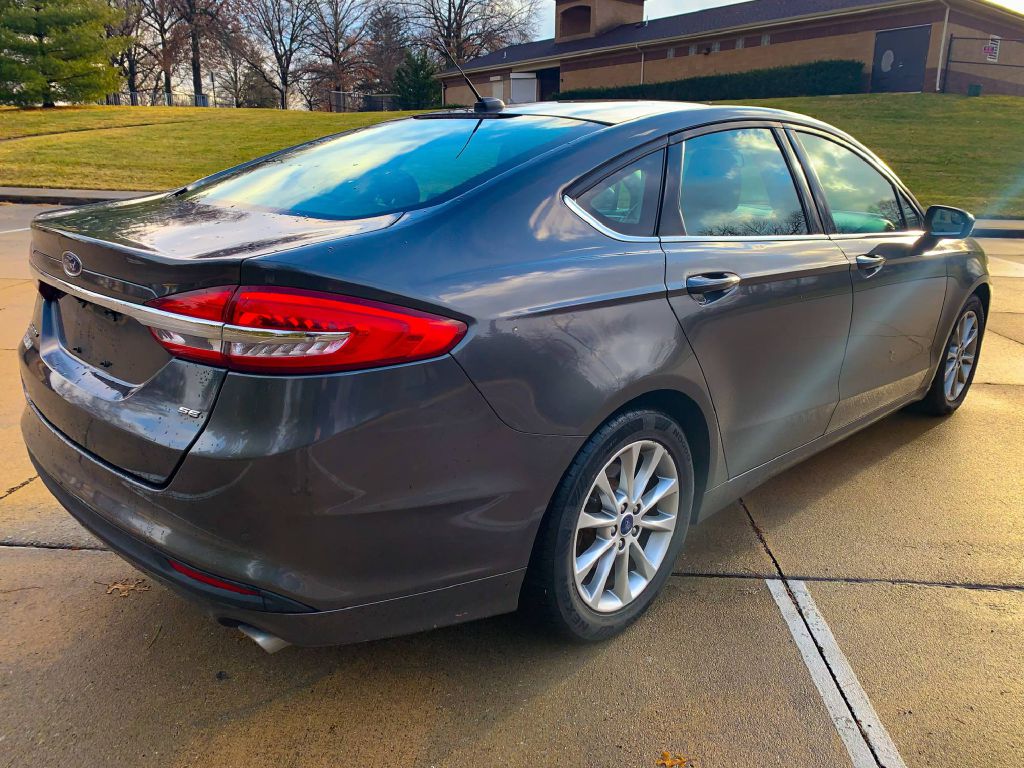 Photo 3 of this FORD FUSION