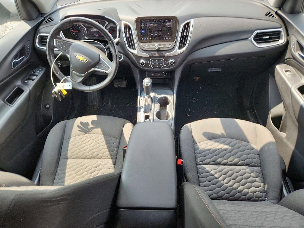 Photo 6 of this CHEVROLET EQUINOX