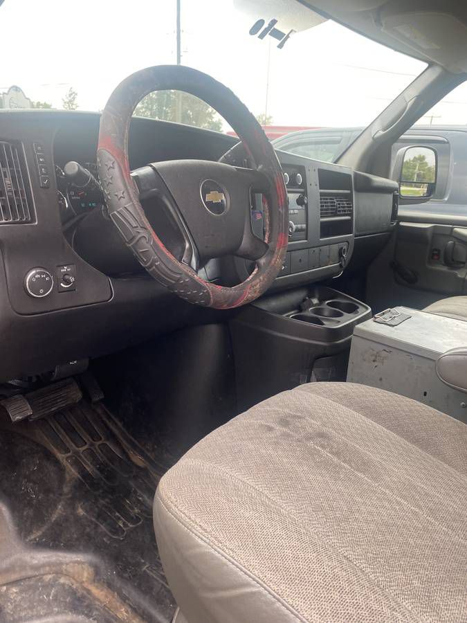 Photo 5 of this CHEVROLET EXPRESS G3500