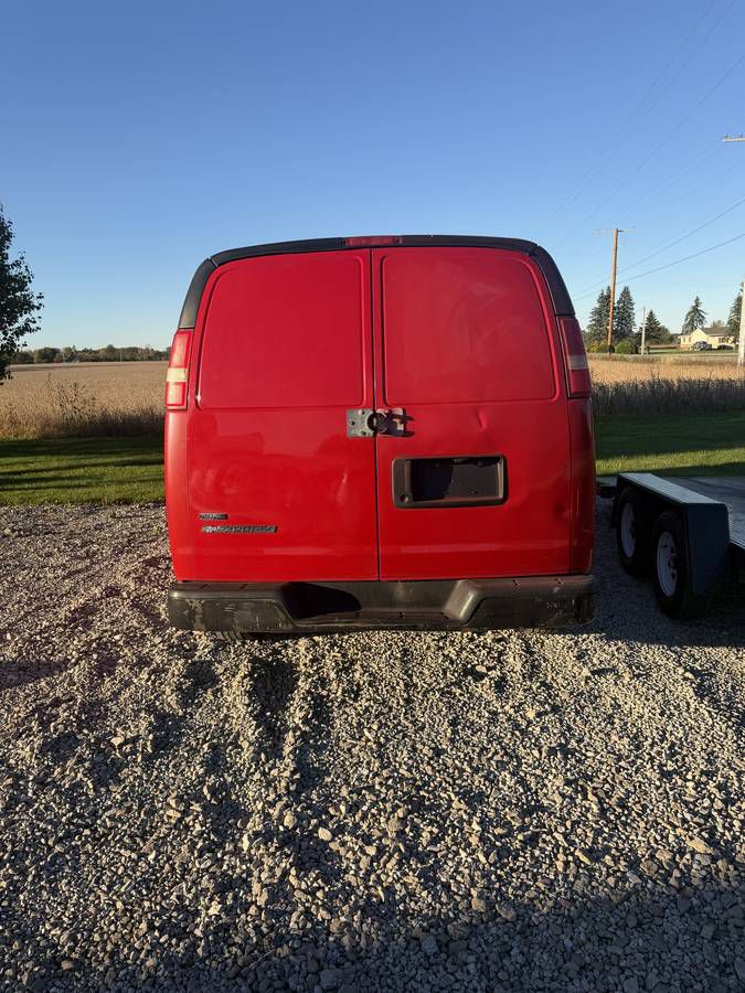 Photo 3 of this CHEVROLET EXPRESS G3500
