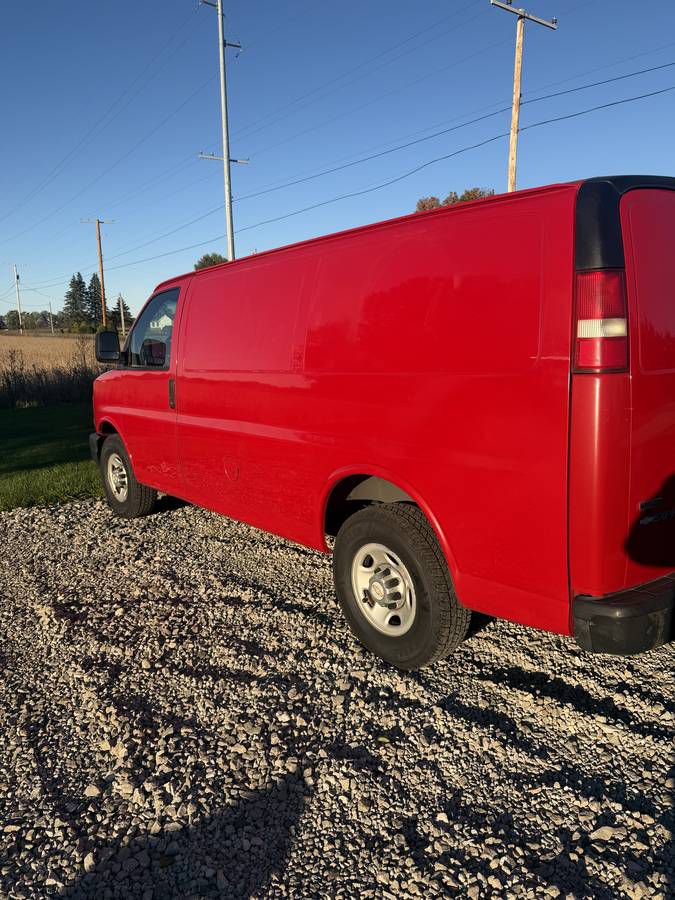 Photo 2 of this CHEVROLET EXPRESS G3500