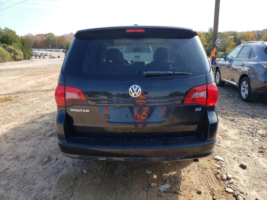 VOLKSWAGEN ROUTAN 2010 VOLKSWAGEN ROUTAN 2V4RW3D17AR407787