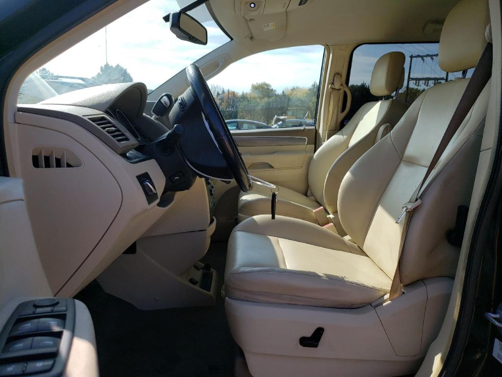 VOLKSWAGEN ROUTAN 2010 VOLKSWAGEN ROUTAN 2V4RW3D17AR407787