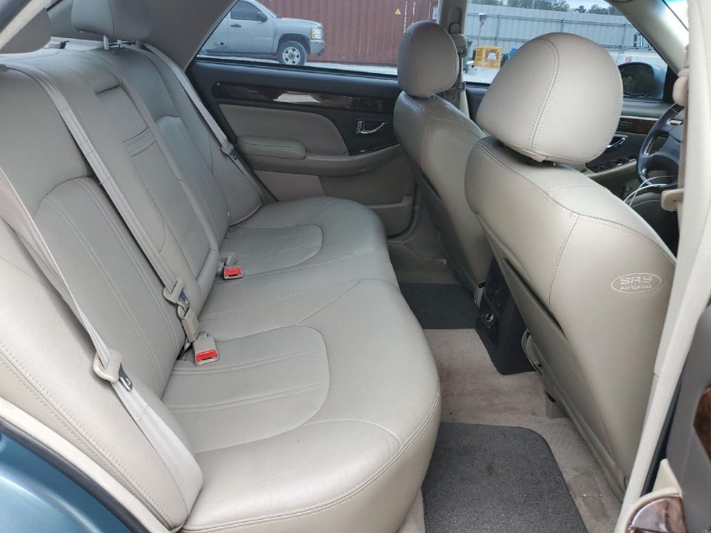 Photo 8 of this HYUNDAI XG
