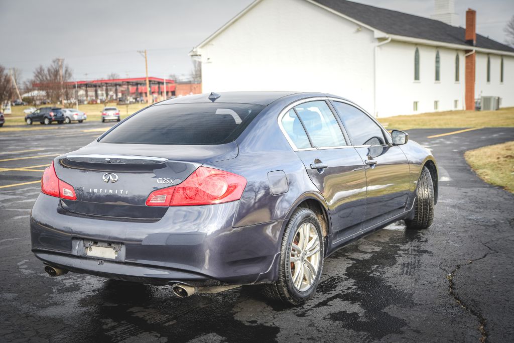 Photo 4 of this INFINITI G25