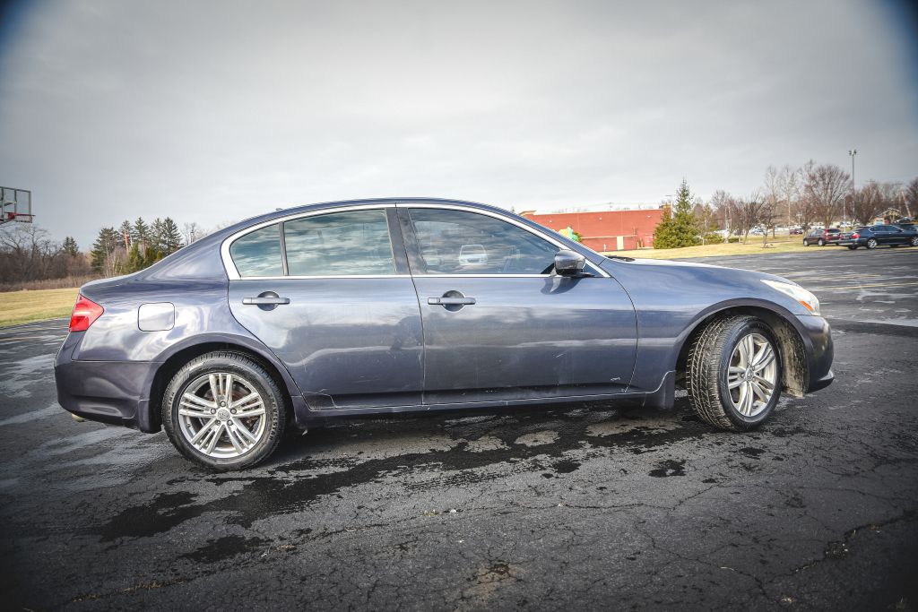 Photo 5 of this INFINITI G25