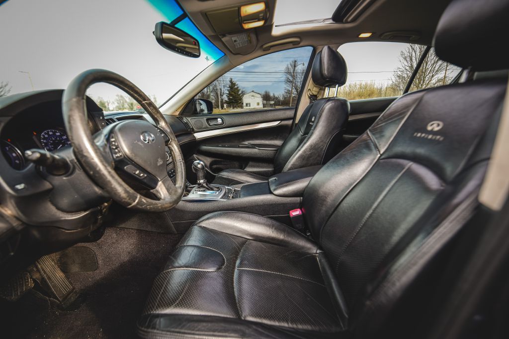 Photo 24 of this INFINITI G25