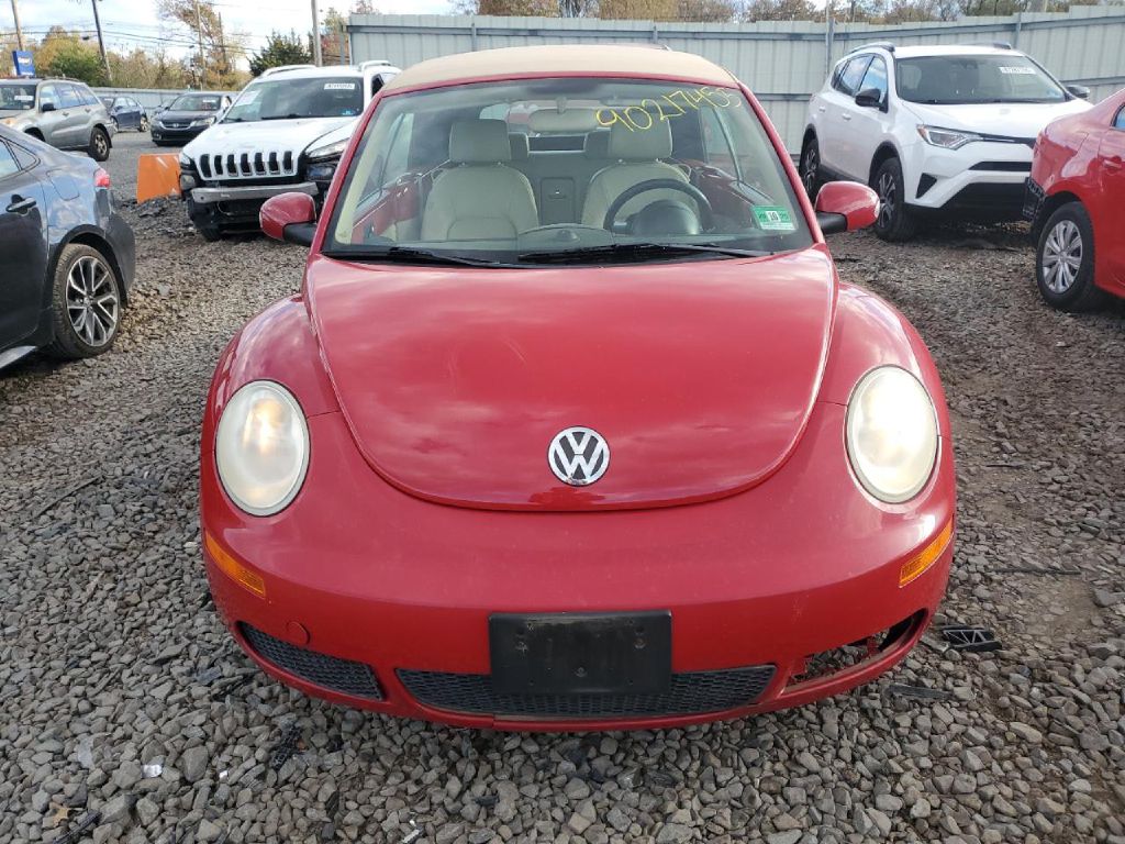 Photo 2 of this VOLKSWAGEN NEW BEETLE