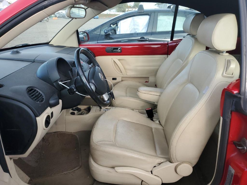 Photo 8 of this VOLKSWAGEN NEW BEETLE
