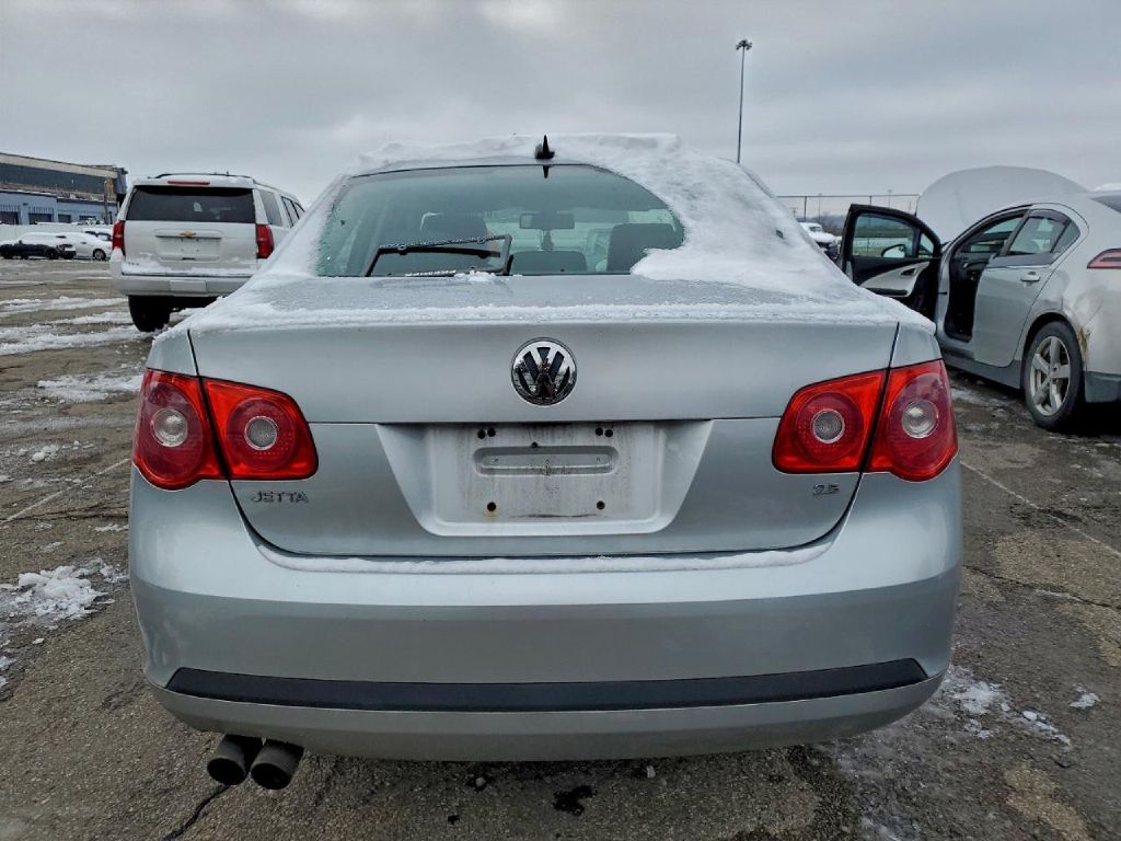 Photo 5 of this VOLKSWAGEN NEW JETTA