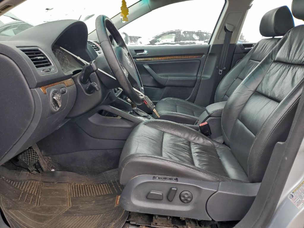 Photo 7 of this VOLKSWAGEN NEW JETTA