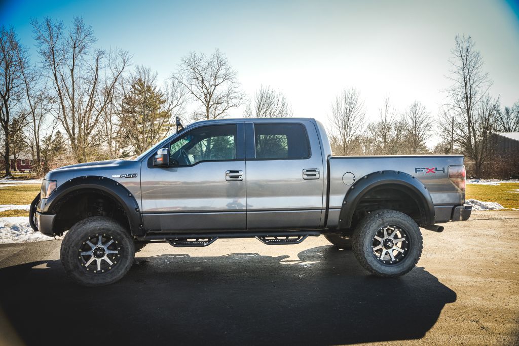 Photo 3 of this FORD F150 FX4