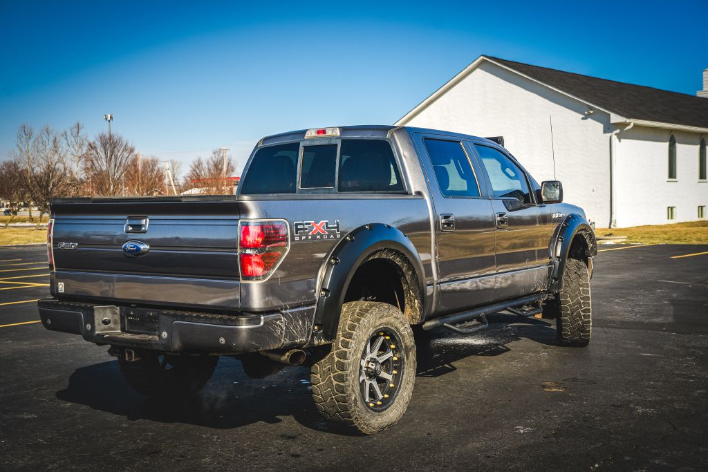 Photo 5 of this FORD F150 FX4