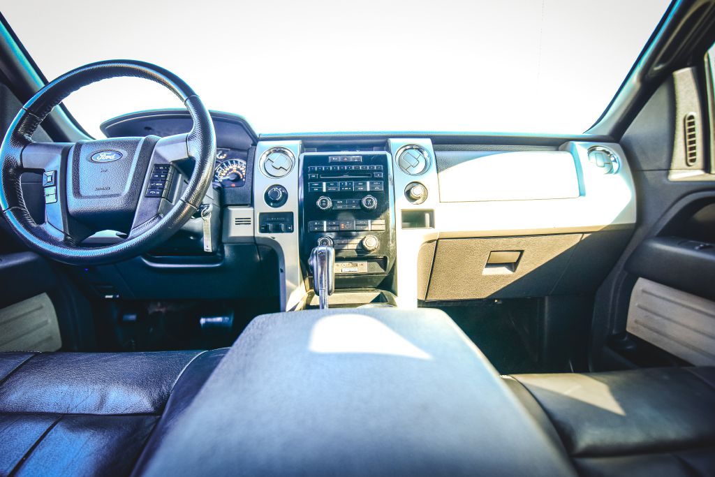 Photo 10 of this FORD F150 FX4