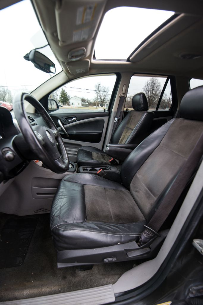 Photo 18 of this SATURN VUE REDLINE