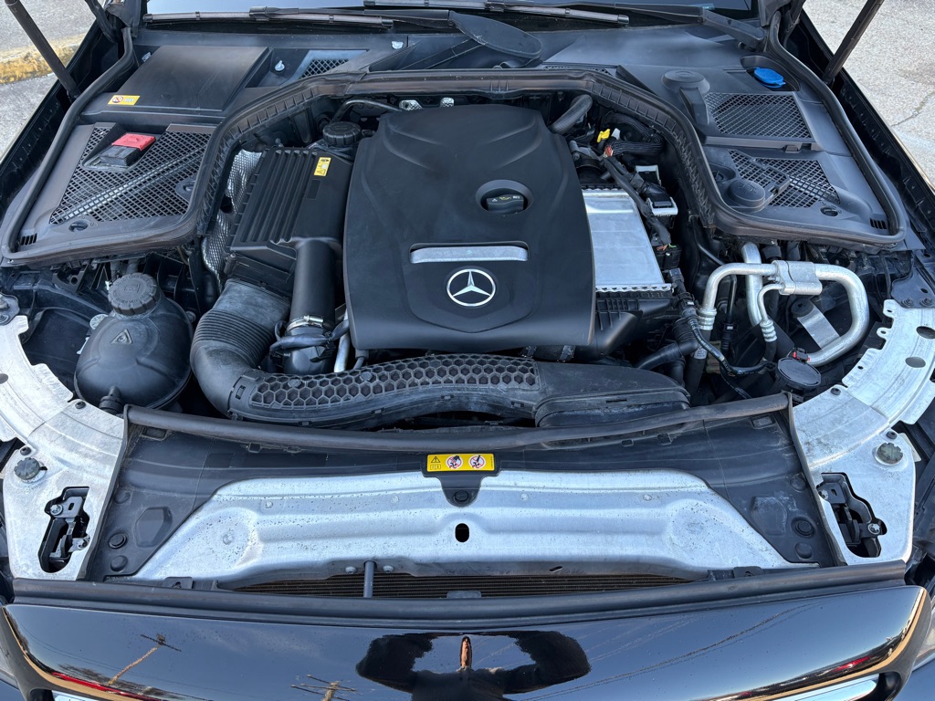 Photo 31 of this MERCEDES-BENZ C-CLASS
