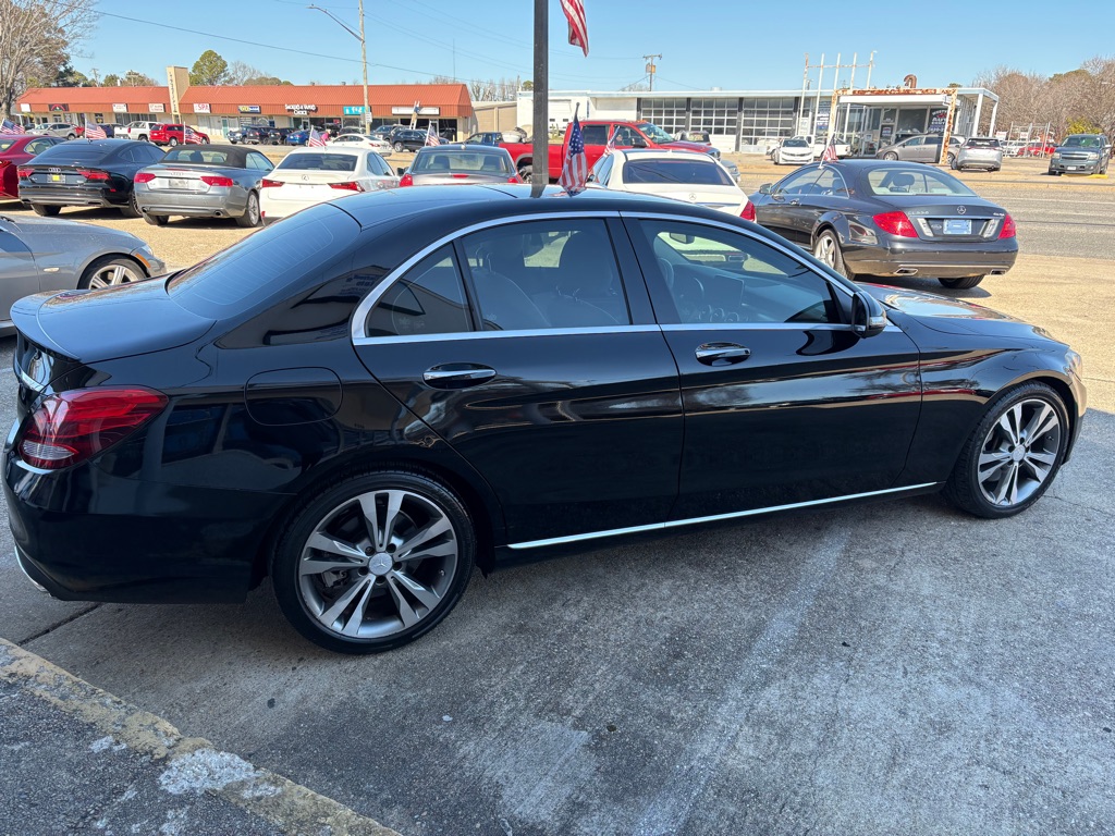 Photo 7 of this MERCEDES-BENZ C-CLASS
