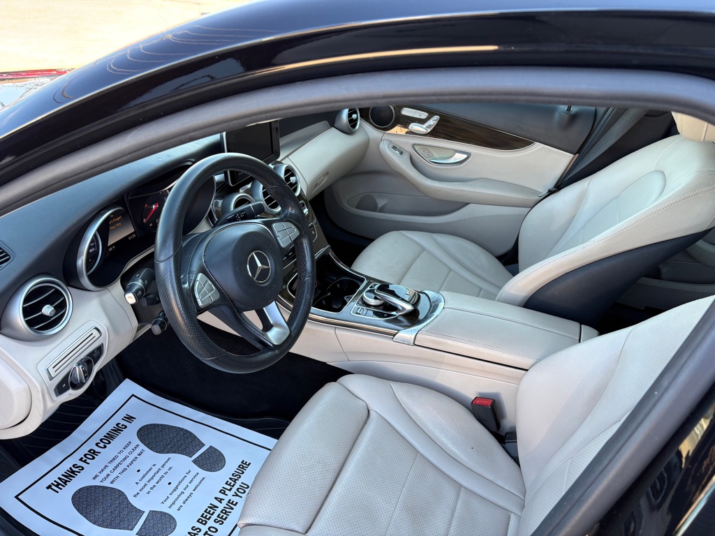 Photo 10 of this MERCEDES-BENZ C-CLASS