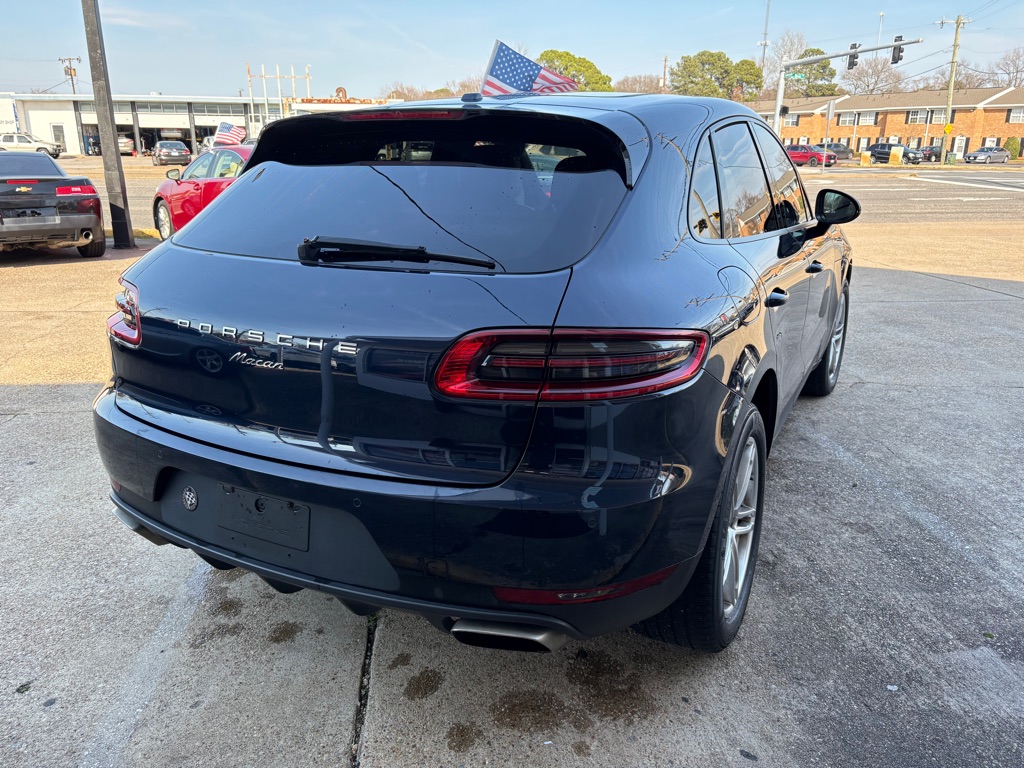 Photo 7 of this PORSCHE MACAN