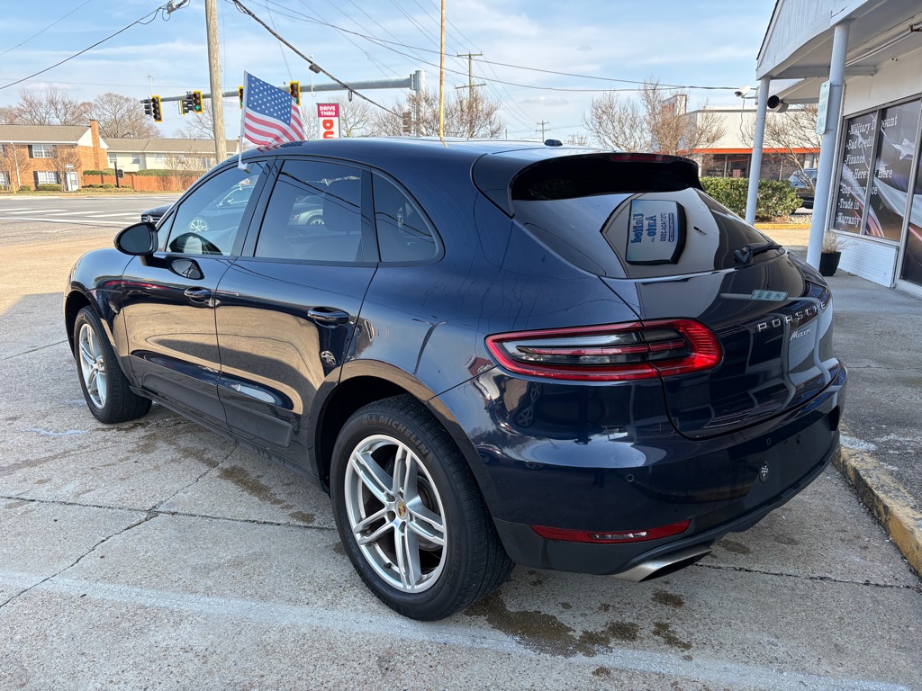 Photo 4 of this PORSCHE MACAN