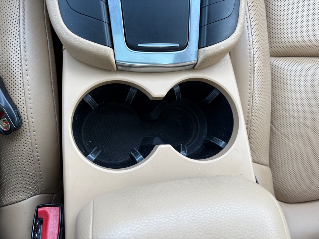 Photo 27 of this PORSCHE MACAN