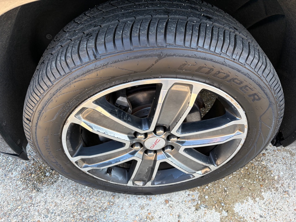 Photo 30 of this GMC ACADIA