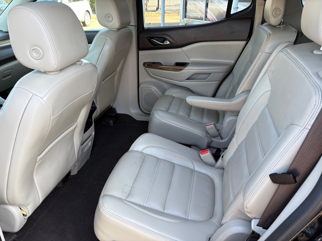 Photo 11 of this GMC ACADIA