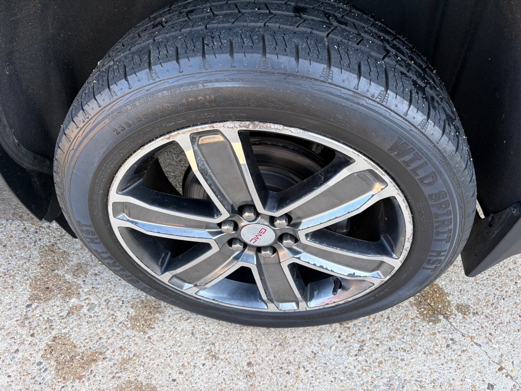 Photo 31 of this GMC ACADIA