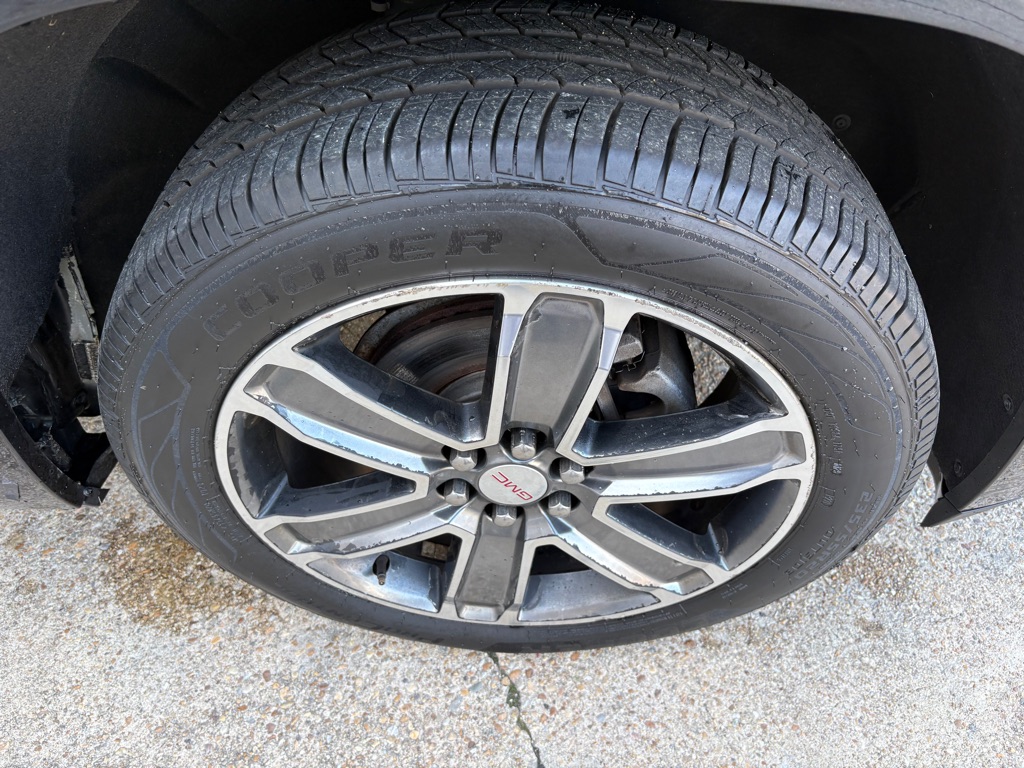 Photo 33 of this GMC ACADIA