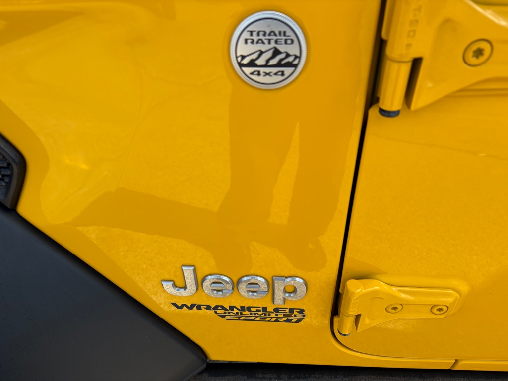 Photo 27 of this JEEP WRANGLER UNLIMI