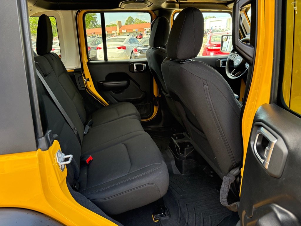 Photo 13 of this JEEP WRANGLER UNLIMI