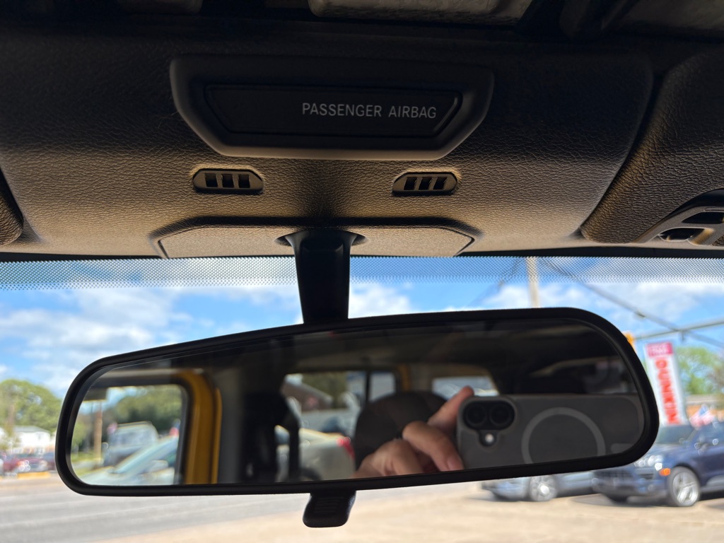 Photo 25 of this JEEP WRANGLER UNLIMI
