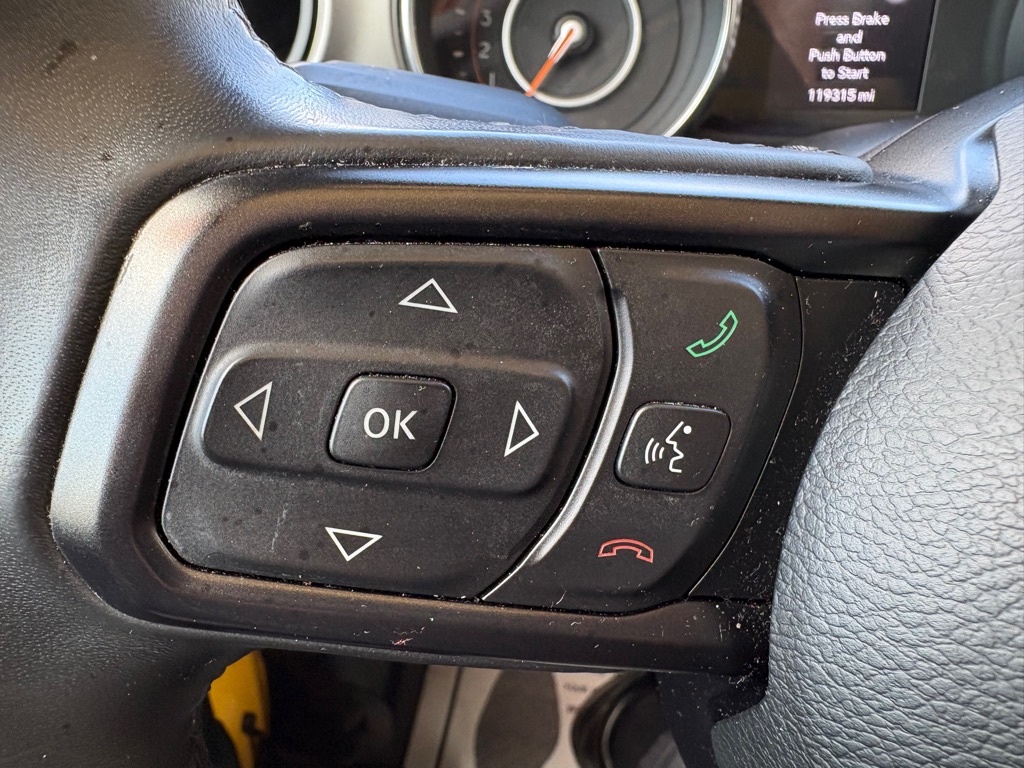 Photo 18 of this JEEP WRANGLER UNLIMI