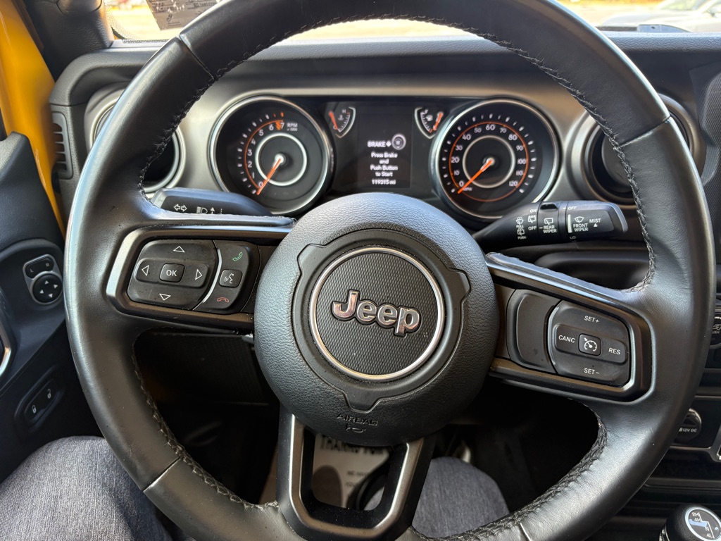 Photo 16 of this JEEP WRANGLER UNLIMI