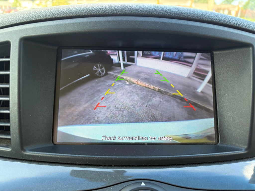 Photo 18 of this NISSAN QUEST