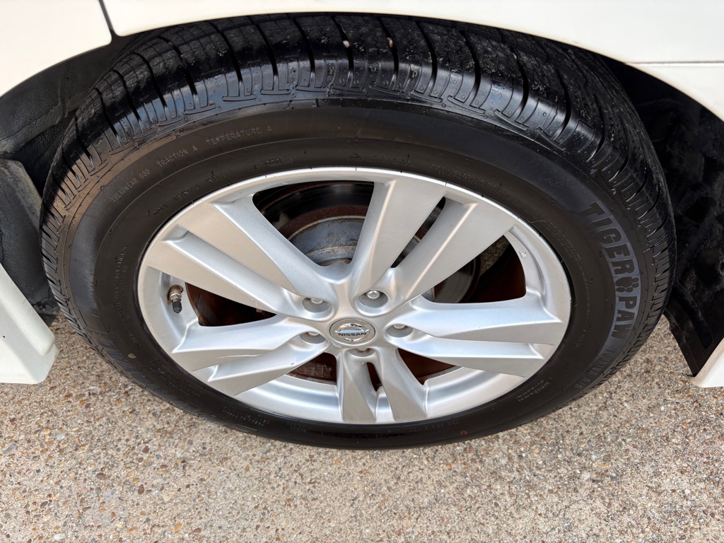 Photo 33 of this NISSAN QUEST