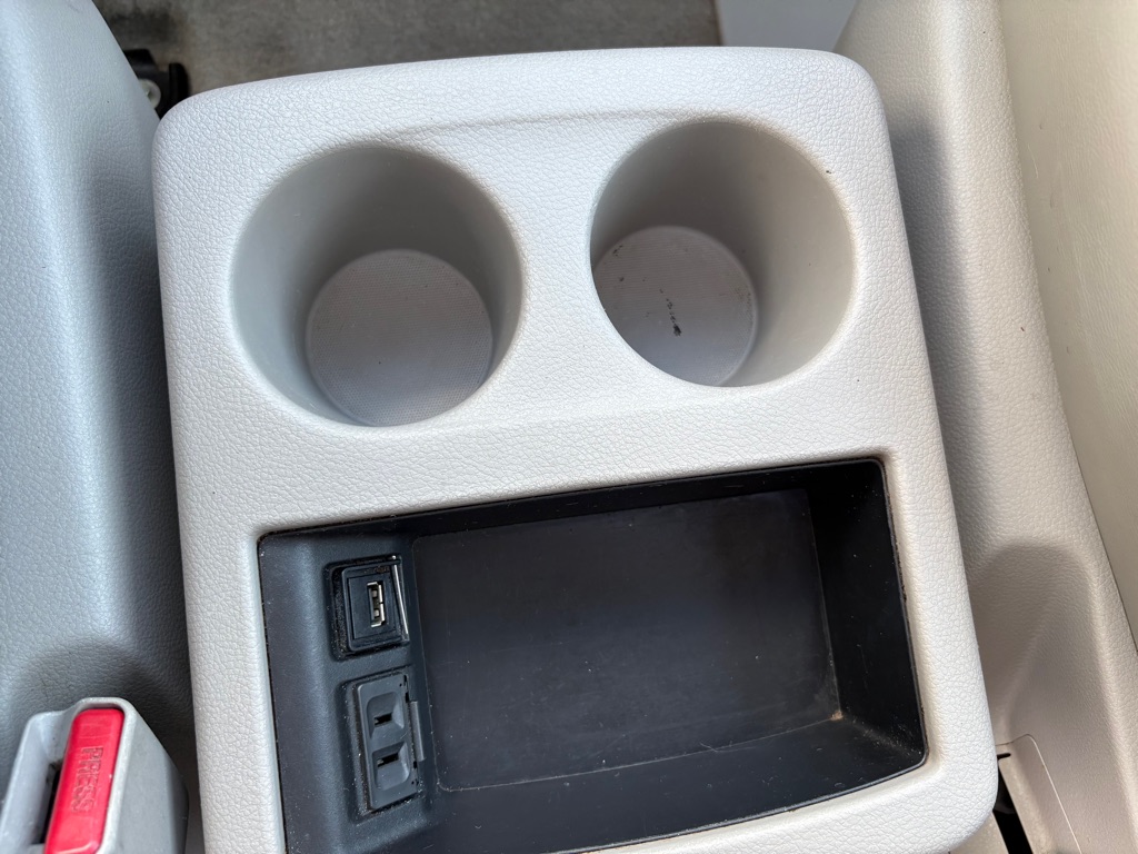 Photo 29 of this NISSAN QUEST