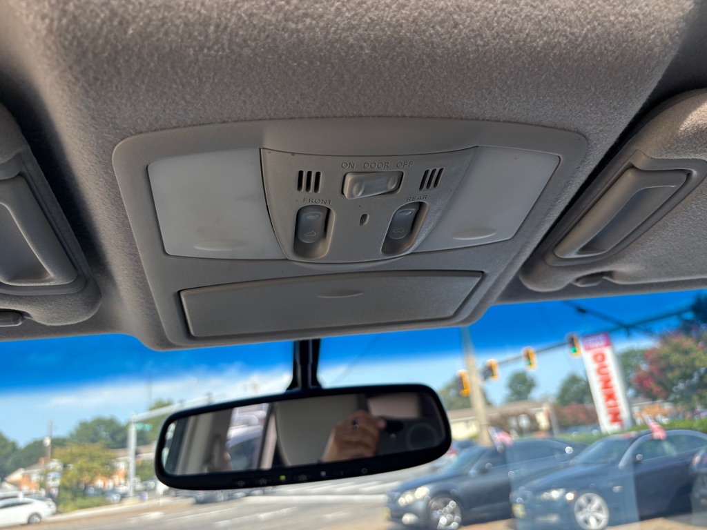 Photo 31 of this NISSAN QUEST