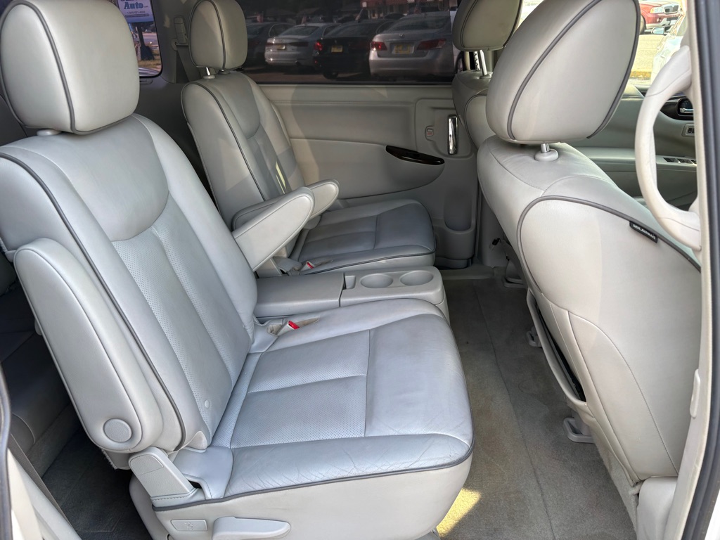 Photo 15 of this NISSAN QUEST