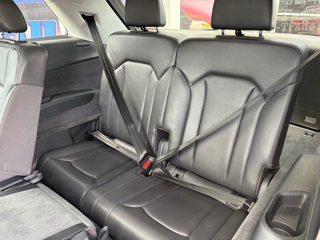 Photo 12 of this AUDI Q7